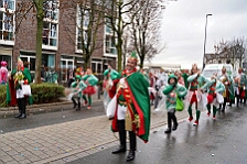 Rosenmontag Wecken Rathaus Umzug Heerlager 2026-02-16 087  Rosenmontag 2026 - Es sollte unser schönster Tag werden, aber das Wetter wollte es anders. Trotzdem wird er unvergesslich bleiben. Beim Wecken  vor dem WYNDHAM Hotel Duisburger Hof war es schon recht ungemütlich. Danach verbrachten wir ein paar schöne Stunden in unserem Rathaus, beim Prinzenfrühstück mit OB Sören Link. Pünktlich zum Start des Rosenmontagszugs geht es los mit dem Regen, bis auf kurze Momente hielt er an bis zum Ende des Zuges. Nachdem sich alle im König Pilsener Festzelt auf gewärmt hatten, kamen auf der Bühne die Verabschiedung von unserer Crew, Toni I., und der Kinderprinzencrew 2026. : DVPJ, Toni I, Jules I., Prinz Karneval, Prinz, Prinzessin Aileen I., Hofmarschälle, Page, Pagen, Paginnen, HDK, Duisburg, Karneval, Helau, Tollität, Event, Session 2025, Session 2025, HDK Duisburg, Hauptausschuss, Hauptausschuss Karneval Duisburg, Duisburg ist echt