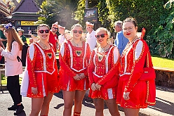 Teneriffa 2026-02-22 05  Teneriffa 2026 - Carnaval Puerto de la Cruz. Es war ein schöner, bunter und warmer Abschluss unserer fantastischen Prinzensession. : DVPJ, Toni I, Jules I., Prinz Karneval, Prinz, Prinzessin Aileen I., Hofmarschälle, Page, Pagen, Paginnen, HDK, Duisburg, Karneval, Helau, Tollität, Event, Session 2025, Session 2025, HDK Duisburg, Hauptausschuss, Hauptausschuss Karneval Duisburg, Duisburg ist echt