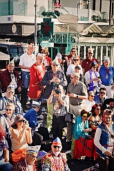 Teneriffa 2026-02-22 34  Teneriffa 2026 - Carnaval Puerto de la Cruz. Es war ein schöner, bunter und warmer Abschluss unserer fantastischen Prinzensession. : DVPJ, Toni I, Jules I., Prinz Karneval, Prinz, Prinzessin Aileen I., Hofmarschälle, Page, Pagen, Paginnen, HDK, Duisburg, Karneval, Helau, Tollität, Event, Session 2025, Session 2025, HDK Duisburg, Hauptausschuss, Hauptausschuss Karneval Duisburg, Duisburg ist echt