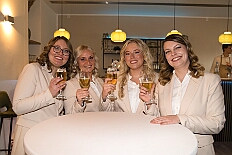 Prinzenwahl HDK 2025-04-11 DSC06236  Der HDK hat Gewählt - Toni I. mit Crew ist Prinz - Bei der Prinzenwahl im Kultur- und Bürgerzentrum Duisburg-Süd Steinhof Huckingen e.V. war Saal so voll, wie sonst nur in der Session. Se. designierte Tollität, Toni I., ziemlich nervös vor der Wahl der Präsidentenversammlung, präsentierte sich danach auf der Bühne doch schon recht souverän. Bei den vielen Mitgliedschaften in Vereinen, nicht nur im Karneval, waren eine große Schar von Gratulanten im Saal. Und, wir gratulieren auf diesem Weg auch der designierten Kinderprinzencrew mit Prinz Juls I., Prinzessin Aileen I., Hofmarschall Sami und Pagin Paula. : DVPJ, Toni I, Jules I., Prinz Karneval, Prinz, Prinzessin Aileen I., Hofmarschälle, Page, Pagen, Paginnen, HDK, Duisburg, Karneval, Helau, Tollität, Event, Session 2025, Session 2025, HDK Duisburg, Hauptausschuss, Hauptausschuss Karneval Duisburg, Duisburg ist echt