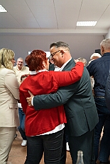 Prinzenwahl HDK 2025-04-11 DSC06379  Der HDK hat Gewählt - Toni I. mit Crew ist Prinz - Bei der Prinzenwahl im Kultur- und Bürgerzentrum Duisburg-Süd Steinhof Huckingen e.V. war Saal so voll, wie sonst nur in der Session. Se. designierte Tollität, Toni I., ziemlich nervös vor der Wahl der Präsidentenversammlung, präsentierte sich danach auf der Bühne doch schon recht souverän. Bei den vielen Mitgliedschaften in Vereinen, nicht nur im Karneval, waren eine große Schar von Gratulanten im Saal. Und, wir gratulieren auf diesem Weg auch der designierten Kinderprinzencrew mit Prinz Juls I., Prinzessin Aileen I., Hofmarschall Sami und Pagin Paula. : DVPJ, Toni I, Jules I., Prinz Karneval, Prinz, Prinzessin Aileen I., Hofmarschälle, Page, Pagen, Paginnen, HDK, Duisburg, Karneval, Helau, Tollität, Event, Session 2025, Session 2025, HDK Duisburg, Hauptausschuss, Hauptausschuss Karneval Duisburg, Duisburg ist echt