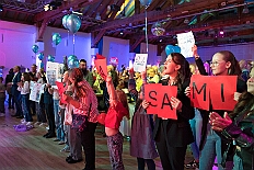 Prinzenwahl HDK 2025-04-11 DSC06493  Der HDK hat Gewählt - Toni I. mit Crew ist Prinz - Bei der Prinzenwahl im Kultur- und Bürgerzentrum Duisburg-Süd Steinhof Huckingen e.V. war Saal so voll, wie sonst nur in der Session. Se. designierte Tollität, Toni I., ziemlich nervös vor der Wahl der Präsidentenversammlung, präsentierte sich danach auf der Bühne doch schon recht souverän. Bei den vielen Mitgliedschaften in Vereinen, nicht nur im Karneval, waren eine große Schar von Gratulanten im Saal. Und, wir gratulieren auf diesem Weg auch der designierten Kinderprinzencrew mit Prinz Juls I., Prinzessin Aileen I., Hofmarschall Sami und Pagin Paula. : DVPJ, Toni I, Jules I., Prinz Karneval, Prinz, Prinzessin Aileen I., Hofmarschälle, Page, Pagen, Paginnen, HDK, Duisburg, Karneval, Helau, Tollität, Event, Session 2025, Session 2025, HDK Duisburg, Hauptausschuss, Hauptausschuss Karneval Duisburg, Duisburg ist echt
