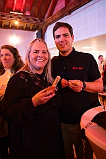 Prinzenwahl HDK 2025-04-11 DSC06981  Der HDK hat Gewählt - Toni I. mit Crew ist Prinz - Bei der Prinzenwahl im Kultur- und Bürgerzentrum Duisburg-Süd Steinhof Huckingen e.V. war Saal so voll, wie sonst nur in der Session. Se. designierte Tollität, Toni I., ziemlich nervös vor der Wahl der Präsidentenversammlung, präsentierte sich danach auf der Bühne doch schon recht souverän. Bei den vielen Mitgliedschaften in Vereinen, nicht nur im Karneval, waren eine große Schar von Gratulanten im Saal. Und, wir gratulieren auf diesem Weg auch der designierten Kinderprinzencrew mit Prinz Juls I., Prinzessin Aileen I., Hofmarschall Sami und Pagin Paula. : DVPJ, Toni I, Jules I., Prinz Karneval, Prinz, Prinzessin Aileen I., Hofmarschälle, Page, Pagen, Paginnen, HDK, Duisburg, Karneval, Helau, Tollität, Event, Session 2025, Session 2025, HDK Duisburg, Hauptausschuss, Hauptausschuss Karneval Duisburg, Duisburg ist echt