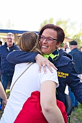 01 Osterf Narrenzunft 2025-04-19 05  Osterfeuer 2025 - Am Samstag 19. April starteten wir mit dem 1. Osterfeuer in Homberg bei der Narrenzunft. Das 2. Feuer wurde in Serm entfacht, dort vom Förderverein Herz-Jesu-Kirche und dem Löschzug 750 der freiwilligen Feuerwehr. Nach einem kurzen Hallo auf Gabi Koths Geburtstag stand in Ehingen das letzte Osterfeuer für den Samstag auf dem Program. Organisator der Bürgerverein Ehingen 1921 e.V. Sonntag dann das Osterfeuer der St. Sebastianus-Schützenbruderschaft Huckingen. : DVPJ, Toni I, Jules I., Prinz Karneval, Prinz, Prinzessin Aileen I., Hofmarschälle, Page, Pagen, Paginnen, HDK, Duisburg, Karneval, Helau, Tollität, Event, Session 2025, Session 2025, HDK Duisburg, Hauptausschuss, Hauptausschuss Karneval Duisburg, Duisburg ist echt