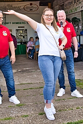 01 Osterf Narrenzunft 2025-04-19 13  Osterfeuer 2025 - Am Samstag 19. April starteten wir mit dem 1. Osterfeuer in Homberg bei der Narrenzunft. Das 2. Feuer wurde in Serm entfacht, dort vom Förderverein Herz-Jesu-Kirche und dem Löschzug 750 der freiwilligen Feuerwehr. Nach einem kurzen Hallo auf Gabi Koths Geburtstag stand in Ehingen das letzte Osterfeuer für den Samstag auf dem Program. Organisator der Bürgerverein Ehingen 1921 e.V. Sonntag dann das Osterfeuer der St. Sebastianus-Schützenbruderschaft Huckingen. : DVPJ, Toni I, Jules I., Prinz Karneval, Prinz, Prinzessin Aileen I., Hofmarschälle, Page, Pagen, Paginnen, HDK, Duisburg, Karneval, Helau, Tollität, Event, Session 2025, Session 2025, HDK Duisburg, Hauptausschuss, Hauptausschuss Karneval Duisburg, Duisburg ist echt