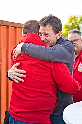 02 Osterf HerzJesuSerm 2025-04-19 02  Osterfeuer 2025 - Am Samstag 19. April starteten wir mit dem 1. Osterfeuer in Homberg bei der Narrenzunft. Das 2. Feuer wurde in Serm entfacht, dort vom Förderverein Herz-Jesu-Kirche und dem Löschzug 750 der freiwilligen Feuerwehr. Nach einem kurzen Hallo auf Gabi Koths Geburtstag stand in Ehingen das letzte Osterfeuer für den Samstag auf dem Program. Organisator der Bürgerverein Ehingen 1921 e.V. Sonntag dann das Osterfeuer der St. Sebastianus-Schützenbruderschaft Huckingen. : DVPJ, Toni I, Jules I., Prinz Karneval, Prinz, Prinzessin Aileen I., Hofmarschälle, Page, Pagen, Paginnen, HDK, Duisburg, Karneval, Helau, Tollität, Event, Session 2025, Session 2025, HDK Duisburg, Hauptausschuss, Hauptausschuss Karneval Duisburg, Duisburg ist echt
