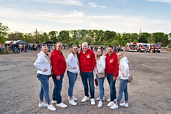 02 Osterf HerzJesuSerm 2025-04-19 06  Osterfeuer 2025 - Am Samstag 19. April starteten wir mit dem 1. Osterfeuer in Homberg bei der Narrenzunft. Das 2. Feuer wurde in Serm entfacht, dort vom Förderverein Herz-Jesu-Kirche und dem Löschzug 750 der freiwilligen Feuerwehr. Nach einem kurzen Hallo auf Gabi Koths Geburtstag stand in Ehingen das letzte Osterfeuer für den Samstag auf dem Program. Organisator der Bürgerverein Ehingen 1921 e.V. Sonntag dann das Osterfeuer der St. Sebastianus-Schützenbruderschaft Huckingen. : DVPJ, Toni I, Jules I., Prinz Karneval, Prinz, Prinzessin Aileen I., Hofmarschälle, Page, Pagen, Paginnen, HDK, Duisburg, Karneval, Helau, Tollität, Event, Session 2025, Session 2025, HDK Duisburg, Hauptausschuss, Hauptausschuss Karneval Duisburg, Duisburg ist echt