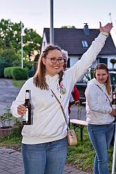 04 Osterf BV Ehingen 2025-04-19 DSC09710  Osterfeuer 2025 - Am Samstag 19. April starteten wir mit dem 1. Osterfeuer in Homberg bei der Narrenzunft. Das 2. Feuer wurde in Serm entfacht, dort vom Förderverein Herz-Jesu-Kirche und dem Löschzug 750 der freiwilligen Feuerwehr. Nach einem kurzen Hallo auf Gabi Koths Geburtstag stand in Ehingen das letzte Osterfeuer für den Samstag auf dem Program. Organisator der Bürgerverein Ehingen 1921 e.V. Sonntag dann das Osterfeuer der St. Sebastianus-Schützenbruderschaft Huckingen. : DVPJ, Toni I, Jules I., Prinz Karneval, Prinz, Prinzessin Aileen I., Hofmarschälle, Page, Pagen, Paginnen, HDK, Duisburg, Karneval, Helau, Tollität, Event, Session 2025, Session 2025, HDK Duisburg, Hauptausschuss, Hauptausschuss Karneval Duisburg, Duisburg ist echt