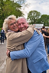 05 Osterf SchuetzenHuckingen 2025-04-19 02  Osterfeuer 2025 - Am Samstag 19. April starteten wir mit dem 1. Osterfeuer in Homberg bei der Narrenzunft. Das 2. Feuer wurde in Serm entfacht, dort vom Förderverein Herz-Jesu-Kirche und dem Löschzug 750 der freiwilligen Feuerwehr. Nach einem kurzen Hallo auf Gabi Koths Geburtstag stand in Ehingen das letzte Osterfeuer für den Samstag auf dem Program. Organisator der Bürgerverein Ehingen 1921 e.V. Sonntag dann das Osterfeuer der St. Sebastianus-Schützenbruderschaft Huckingen. : DVPJ, Toni I, Jules I., Prinz Karneval, Prinz, Prinzessin Aileen I., Hofmarschälle, Page, Pagen, Paginnen, HDK, Duisburg, Karneval, Helau, Tollität, Event, Session 2025, Session 2025, HDK Duisburg, Hauptausschuss, Hauptausschuss Karneval Duisburg, Duisburg ist echt