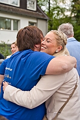 05 Osterf SchuetzenHuckingen 2025-04-19 05  Osterfeuer 2025 - Am Samstag 19. April starteten wir mit dem 1. Osterfeuer in Homberg bei der Narrenzunft. Das 2. Feuer wurde in Serm entfacht, dort vom Förderverein Herz-Jesu-Kirche und dem Löschzug 750 der freiwilligen Feuerwehr. Nach einem kurzen Hallo auf Gabi Koths Geburtstag stand in Ehingen das letzte Osterfeuer für den Samstag auf dem Program. Organisator der Bürgerverein Ehingen 1921 e.V. Sonntag dann das Osterfeuer der St. Sebastianus-Schützenbruderschaft Huckingen. : DVPJ, Toni I, Jules I., Prinz Karneval, Prinz, Prinzessin Aileen I., Hofmarschälle, Page, Pagen, Paginnen, HDK, Duisburg, Karneval, Helau, Tollität, Event, Session 2025, Session 2025, HDK Duisburg, Hauptausschuss, Hauptausschuss Karneval Duisburg, Duisburg ist echt