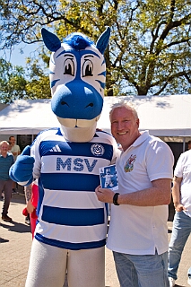 Maifest FW Loeschzug750 2025-05-01 14  Das erste Maifest 2025 - Am 1. Mai feierte die Freiwillige Feuerwehr in Mündelheim, genauer der Löschzug 750 Mündelheim, Ehingen und Serm, ihr traditioneles Maifest am Gerätehaus an der Barberstraße 20. : DVPJ, Toni I, Jules I., Prinz Karneval, Prinz, Prinzessin Aileen I., Hofmarschälle, Page, Pagen, Paginnen, HDK, Duisburg, Karneval, Helau, Tollität, Event, Session 2025, Session 2025, HDK Duisburg, Hauptausschuss, Hauptausschuss Karneval Duisburg, Duisburg ist echt