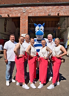 Maifest FW Loeschzug750 2025-05-01 16  Das erste Maifest 2025 - Am 1. Mai feierte die Freiwillige Feuerwehr in Mündelheim, genauer der Löschzug 750 Mündelheim, Ehingen und Serm, ihr traditioneles Maifest am Gerätehaus an der Barberstraße 20. : DVPJ, Toni I, Jules I., Prinz Karneval, Prinz, Prinzessin Aileen I., Hofmarschälle, Page, Pagen, Paginnen, HDK, Duisburg, Karneval, Helau, Tollität, Event, Session 2025, Session 2025, HDK Duisburg, Hauptausschuss, Hauptausschuss Karneval Duisburg, Duisburg ist echt