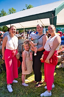 Maifest FW Loeschzug750 2025-05-01 17  Das erste Maifest 2025 - Am 1. Mai feierte die Freiwillige Feuerwehr in Mündelheim, genauer der Löschzug 750 Mündelheim, Ehingen und Serm, ihr traditioneles Maifest am Gerätehaus an der Barberstraße 20. : DVPJ, Toni I, Jules I., Prinz Karneval, Prinz, Prinzessin Aileen I., Hofmarschälle, Page, Pagen, Paginnen, HDK, Duisburg, Karneval, Helau, Tollität, Event, Session 2025, Session 2025, HDK Duisburg, Hauptausschuss, Hauptausschuss Karneval Duisburg, Duisburg ist echt