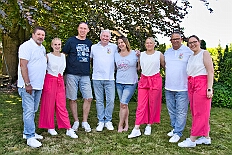 01 Logenparty M Krebs 2025-05-10 04  Tour am Samstag 10. Mai - Wir beginnen die Tour im Garten von Katrin und Pavel (Weger), die Betreuer der Kinderprinzencrew, mit Markus Krebs und seinen Logengästen bei einer Grillparty. Danach geht es nach Laar wo die KG der Rot-Goldenen ihr traditionelles Maifest feiert. Weiter zur Baerler Mühle (Lohmühle), dort lässt die Bürger-Schützengesellschaft Baerl ihren Ausmarsch ausklingen. Nach kurzem Besuch bei Toni’s Kegelbrüdern im Lifestyle geht es nach Bissingheim zum „Hippen-Grillen“ in Ulrike und Reinhard Rüster’s Garten. : DVPJ, Toni I, Jules I., Prinz Karneval, Prinz, Prinzessin Aileen I., Hofmarschälle, Page, Pagen, Paginnen, HDK, Duisburg, Karneval, Helau, Tollität, Event, Session 2025, Session 2025, HDK Duisburg, Hauptausschuss, Hauptausschuss Karneval Duisburg, Duisburg ist echt