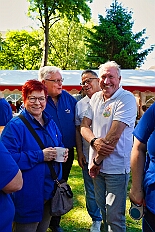 02 Maifest KG RG Laar 2025-05-10 04  Tour am Samstag 10. Mai - Wir beginnen die Tour im Garten von Katrin und Pavel (Weger), die Betreuer der Kinderprinzencrew, mit Markus Krebs und seinen Logengästen bei einer Grillparty. Danach geht es nach Laar wo die KG der Rot-Goldenen ihr traditionelles Maifest feiert. Weiter zur Baerler Mühle (Lohmühle), dort lässt die Bürger-Schützengesellschaft Baerl ihren Ausmarsch ausklingen. Nach kurzem Besuch bei Toni’s Kegelbrüdern im Lifestyle geht es nach Bissingheim zum „Hippen-Grillen“ in Ulrike und Reinhard Rüster’s Garten. : DVPJ, Toni I, Jules I., Prinz Karneval, Prinz, Prinzessin Aileen I., Hofmarschälle, Page, Pagen, Paginnen, HDK, Duisburg, Karneval, Helau, Tollität, Event, Session 2025, Session 2025, HDK Duisburg, Hauptausschuss, Hauptausschuss Karneval Duisburg, Duisburg ist echt