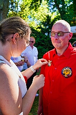 02 Maifest KG RG Laar 2025-05-10 05  Tour am Samstag 10. Mai - Wir beginnen die Tour im Garten von Katrin und Pavel (Weger), die Betreuer der Kinderprinzencrew, mit Markus Krebs und seinen Logengästen bei einer Grillparty. Danach geht es nach Laar wo die KG der Rot-Goldenen ihr traditionelles Maifest feiert. Weiter zur Baerler Mühle (Lohmühle), dort lässt die Bürger-Schützengesellschaft Baerl ihren Ausmarsch ausklingen. Nach kurzem Besuch bei Toni’s Kegelbrüdern im Lifestyle geht es nach Bissingheim zum „Hippen-Grillen“ in Ulrike und Reinhard Rüster’s Garten. : DVPJ, Toni I, Jules I., Prinz Karneval, Prinz, Prinzessin Aileen I., Hofmarschälle, Page, Pagen, Paginnen, HDK, Duisburg, Karneval, Helau, Tollität, Event, Session 2025, Session 2025, HDK Duisburg, Hauptausschuss, Hauptausschuss Karneval Duisburg, Duisburg ist echt