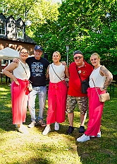 02 Maifest KG RG Laar 2025-05-10 07  Tour am Samstag 10. Mai - Wir beginnen die Tour im Garten von Katrin und Pavel (Weger), die Betreuer der Kinderprinzencrew, mit Markus Krebs und seinen Logengästen bei einer Grillparty. Danach geht es nach Laar wo die KG der Rot-Goldenen ihr traditionelles Maifest feiert. Weiter zur Baerler Mühle (Lohmühle), dort lässt die Bürger-Schützengesellschaft Baerl ihren Ausmarsch ausklingen. Nach kurzem Besuch bei Toni’s Kegelbrüdern im Lifestyle geht es nach Bissingheim zum „Hippen-Grillen“ in Ulrike und Reinhard Rüster’s Garten. : DVPJ, Toni I, Jules I., Prinz Karneval, Prinz, Prinzessin Aileen I., Hofmarschälle, Page, Pagen, Paginnen, HDK, Duisburg, Karneval, Helau, Tollität, Event, Session 2025, Session 2025, HDK Duisburg, Hauptausschuss, Hauptausschuss Karneval Duisburg, Duisburg ist echt