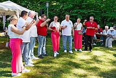 02 Maifest KG RG Laar 2025-05-10 09  Tour am Samstag 10. Mai - Wir beginnen die Tour im Garten von Katrin und Pavel (Weger), die Betreuer der Kinderprinzencrew, mit Markus Krebs und seinen Logengästen bei einer Grillparty. Danach geht es nach Laar wo die KG der Rot-Goldenen ihr traditionelles Maifest feiert. Weiter zur Baerler Mühle (Lohmühle), dort lässt die Bürger-Schützengesellschaft Baerl ihren Ausmarsch ausklingen. Nach kurzem Besuch bei Toni’s Kegelbrüdern im Lifestyle geht es nach Bissingheim zum „Hippen-Grillen“ in Ulrike und Reinhard Rüster’s Garten. : DVPJ, Toni I, Jules I., Prinz Karneval, Prinz, Prinzessin Aileen I., Hofmarschälle, Page, Pagen, Paginnen, HDK, Duisburg, Karneval, Helau, Tollität, Event, Session 2025, Session 2025, HDK Duisburg, Hauptausschuss, Hauptausschuss Karneval Duisburg, Duisburg ist echt