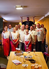 04 Kegelb Lifestyle 2025-05-10 01  Tour am Samstag 10. Mai - Wir beginnen die Tour im Garten von Katrin und Pavel (Weger), die Betreuer der Kinderprinzencrew, mit Markus Krebs und seinen Logengästen bei einer Grillparty. Danach geht es nach Laar wo die KG der Rot-Goldenen ihr traditionelles Maifest feiert. Weiter zur Baerler Mühle (Lohmühle), dort lässt die Bürger-Schützengesellschaft Baerl ihren Ausmarsch ausklingen. Nach kurzem Besuch bei Toni’s Kegelbrüdern im Lifestyle geht es nach Bissingheim zum „Hippen-Grillen“ in Ulrike und Reinhard Rüster’s Garten. : DVPJ, Toni I, Jules I., Prinz Karneval, Prinz, Prinzessin Aileen I., Hofmarschälle, Page, Pagen, Paginnen, HDK, Duisburg, Karneval, Helau, Tollität, Event, Session 2025, Session 2025, HDK Duisburg, Hauptausschuss, Hauptausschuss Karneval Duisburg, Duisburg ist echt