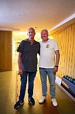 04 Kegelb Lifestyle 2025-05-10 03  Tour am Samstag 10. Mai - Wir beginnen die Tour im Garten von Katrin und Pavel (Weger), die Betreuer der Kinderprinzencrew, mit Markus Krebs und seinen Logengästen bei einer Grillparty. Danach geht es nach Laar wo die KG der Rot-Goldenen ihr traditionelles Maifest feiert. Weiter zur Baerler Mühle (Lohmühle), dort lässt die Bürger-Schützengesellschaft Baerl ihren Ausmarsch ausklingen. Nach kurzem Besuch bei Toni’s Kegelbrüdern im Lifestyle geht es nach Bissingheim zum „Hippen-Grillen“ in Ulrike und Reinhard Rüster’s Garten. : DVPJ, Toni I, Jules I., Prinz Karneval, Prinz, Prinzessin Aileen I., Hofmarschälle, Page, Pagen, Paginnen, HDK, Duisburg, Karneval, Helau, Tollität, Event, Session 2025, Session 2025, HDK Duisburg, Hauptausschuss, Hauptausschuss Karneval Duisburg, Duisburg ist echt