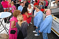 HDK SommBiwak 2025-07-20 09  HDK Sommer-Biwak 2025 - Pünktlich um 11.11 Uhr startete das 8. Sommer-Biwak vom Hauptausschuss auf der Hauptbühne beim Duisburger Stadtfest zwischen City Palais und Forum. Die Akteure an diesem sonnigen Sonntag, Solo-Mariechen ⁠Annika, Gardetanz der KG Rote Funken, die Band „⁠KASCHÄMM“, die Piraten des Südens, die „Lecker Mädchen“ KG Südstern, wir die des. Prinzencrew 2025/26 mit Toni I. und ⁠ die “Funky Marys“ und der Tanzsport vom Königreich Duissern. Für musikalische Untermalung sorgte Christian Mauermann vom DJ Duo Schwarzwaldzimmer. : DVPJ, Toni I, Jules I., Prinz Karneval, Prinz, Prinzessin Aileen I., Hofmarschälle, Page, Pagen, Paginnen, HDK, Duisburg, Karneval, Helau, Tollität, Event, Session 2025, Session 2025, HDK Duisburg, Hauptausschuss, Hauptausschuss Karneval Duisburg, Duisburg ist echt