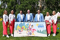 HDK SommBiwak 2025-07-20 12  HDK Sommer-Biwak 2025 - Pünktlich um 11.11 Uhr startete das 8. Sommer-Biwak vom Hauptausschuss auf der Hauptbühne beim Duisburger Stadtfest zwischen City Palais und Forum. Die Akteure an diesem sonnigen Sonntag, Solo-Mariechen ⁠Annika, Gardetanz der KG Rote Funken, die Band „⁠KASCHÄMM“, die Piraten des Südens, die „Lecker Mädchen“ KG Südstern, wir die des. Prinzencrew 2025/26 mit Toni I. und ⁠ die “Funky Marys“ und der Tanzsport vom Königreich Duissern. Für musikalische Untermalung sorgte Christian Mauermann vom DJ Duo Schwarzwaldzimmer. : DVPJ, Toni I, Jules I., Prinz Karneval, Prinz, Prinzessin Aileen I., Hofmarschälle, Page, Pagen, Paginnen, HDK, Duisburg, Karneval, Helau, Tollität, Event, Session 2025, Session 2025, HDK Duisburg, Hauptausschuss, Hauptausschuss Karneval Duisburg, Duisburg ist echt