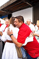 01 GardeGrillen Prinzegrd 2025-08-30 03  30. August, 4 mal Sommerfest - Das „Garde-Grillen“ der Duisburger Prinzengarde ist unser erstes Ziel an diesem Samstag in Duisburg-Meiderich. Danach geht es in den Süden Duisburgs, zur KG Sonniger-Süden. Auf ein kurzes Hallo geht es dann zur KG Rote Funken am Kalkweg. Von dort führt uns der Weg in den Westen Duisburgs. Die 1. KG Baerl Blau-Gelb e.V. feiert ihr Sommerfest auf dem Gelände des TUS Baerl. Das Heimspiel für Hofmarschall Thomas, dem Präsidenten der KG. : DVPJ, Toni I, Jules I., Prinz Karneval, Prinz, Prinzessin Aileen I., Hofmarschälle, Page, Pagen, Paginnen, HDK, Duisburg, Karneval, Helau, Tollität, Event, Session 2025, Session 2025, HDK Duisburg, Hauptausschuss, Hauptausschuss Karneval Duisburg, Duisburg ist echt