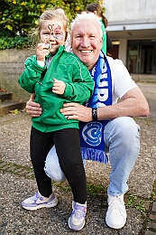 02 Sommerf MarxlJecken 2025-09-13 05  Sommerfeste in DU, Mitte, Nord & Süd - Am 13. September war das erste Fest bei der Stadtgarde, gefeiert wurde am Clubhaus des DSC Preußen. Auch die Marxloher-Jecken „Feierten mit Freunden“, dies auf dem Gelände neben dem Niederrheinischen Karnevalsmusem. Bevor es dann zum letzten Fest ging pflanzte die Crew noch ihrem „Karnevalsbaum“. In Großenbaum war dann der Schlusspunkt beim Fest der KG Alle Mann an Bord. : DVPJ, Toni I, Jules I., Prinz Karneval, Prinz, Prinzessin Aileen I., Hofmarschälle, Page, Pagen, Paginnen, HDK, Duisburg, Karneval, Helau, Tollität, Event, Session 2025, Session 2025, HDK Duisburg, Hauptausschuss, Hauptausschuss Karneval Duisburg, Duisburg ist echt