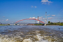 RheintourMoewe 2025-09-28 22  Alle in einem Boot - Die  Bonner Jubiläumssession schlägt schon hohe Wellen bei der Rundfahrt auf mit „MS Möwe“ auf dem Rhein. Zum fünften Mal folgte ein Prinzenpaar der Einladung. Roland I. und Stephanie III. , Vertreter der Rot-Weißen und Blau-Weißen Düsseldorfer Prinzengarde und natürlich die  Des. Prinzencrew mit Toni I. hatten ein schönen Nachmittag auf dem Rhein. : DVPJ, Toni I, Jules I., Prinz Karneval, Prinz, Prinzessin Aileen I., Hofmarschälle, Page, Pagen, Paginnen, HDK, Duisburg, Karneval, Helau, Tollität, Event, Session 2025, Session 2025, HDK Duisburg, Hauptausschuss, Hauptausschuss Karneval Duisburg, Duisburg ist echt