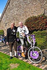 Oktoberf Winne 2025-10-04 18  O`zapft is am Niederrhein - In Niedermörmter ist des ganze Dorf auf den Beinen wenn der Viehscheidverein in „Winnes“ Scheune zum Oktoberfest lädt. Unter Freunden feiert man besonders gut und daher der Einladung gern gefolgt : DVPJ, Toni I, Jules I., Prinz Karneval, Prinz, Prinzessin Aileen I., Hofmarschälle, Page, Pagen, Paginnen, HDK, Duisburg, Karneval, Helau, Tollität, Event, Session 2025, Session 2025, HDK Duisburg, Hauptausschuss, Hauptausschuss Karneval Duisburg, Duisburg ist echt