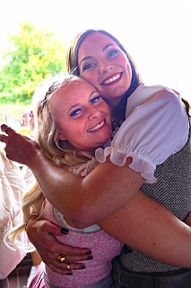 Fruehs KG KoenigDuiss 2025-10-05 03  Gaudi am Morgen - „O`zapft is“ morgens um 11 Uhr in der Tennis Gaststätte des DSC Preussen an der Futterstraße. Die KG Königreich Duissern hatte zum Wies`n Frühschoppen geladen. : DVPJ, Toni I, Jules I., Prinz Karneval, Prinz, Prinzessin Aileen I., Hofmarschälle, Page, Pagen, Paginnen, HDK, Duisburg, Karneval, Helau, Tollität, Event, Session 2025, Session 2025, HDK Duisburg, Hauptausschuss, Hauptausschuss Karneval Duisburg, Duisburg ist echt