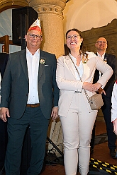 EmpfangRathaus 2025-11-07 20  Empfang im Rathaus der Stadt Duisburg -- OB Sören Link empfing se. des. Tollität Prinz Karneval der Stadt Duisburg 2026,Toni I.. mit seiner Crew im Rathaus. Ein Eintrag In das Gästebuch der Stadt Duisburg durfte hierbei nicht fehlen. : DVPJ, Toni I, Jules I., Prinz Karneval, Prinz, Prinzessin Aileen I., Hofmarschälle, Page, Pagen, Paginnen, HDK, Duisburg, Karneval, Helau, Tollität, Event, Session 2025, Session 2025, HDK Duisburg, Hauptausschuss, Hauptausschuss Karneval Duisburg, Duisburg ist echt