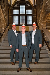EmpfangRathaus 2025-11-07 30  Empfang im Rathaus der Stadt Duisburg -- OB Sören Link empfing se. des. Tollität Prinz Karneval der Stadt Duisburg 2026,Toni I.. mit seiner Crew im Rathaus. Ein Eintrag In das Gästebuch der Stadt Duisburg durfte hierbei nicht fehlen. : DVPJ, Toni I, Jules I., Prinz Karneval, Prinz, Prinzessin Aileen I., Hofmarschälle, Page, Pagen, Paginnen, HDK, Duisburg, Karneval, Helau, Tollität, Event, Session 2025, Session 2025, HDK Duisburg, Hauptausschuss, Hauptausschuss Karneval Duisburg, Duisburg ist echt