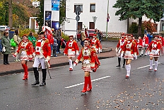 01 Biwak KG AMaB 2025-11-0 04  2 Mal Heimspiel  - Sonntagmorgen 9. November, Biwak der KG Alle Mann an Bord - die »Blauen Jungs« 1955 e.V., der „Heimathafen“ für unsere Christin und indirekt auch für se. des. Tollität. Ein Geschenk gab es auch, eine „Pömpel“ aus Marzipan. Danach dann zum Hoppditzerwachen der KG Südstern. Die Heimatgesellschaft in Serm von Pia und Toni. : DVPJ, Toni I, Jules I., Prinz Karneval, Prinz, Prinzessin Aileen I., Hofmarschälle, Page, Pagen, Paginnen, HDK, Duisburg, Karneval, Helau, Tollität, Event, Session 2025, Session 2025, HDK Duisburg, Hauptausschuss, Hauptausschuss Karneval Duisburg, Duisburg ist echt