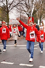 01 Biwak KG AMaB 2025-11-0 12  2 Mal Heimspiel  - Sonntagmorgen 9. November, Biwak der KG Alle Mann an Bord - die »Blauen Jungs« 1955 e.V., der „Heimathafen“ für unsere Christin und indirekt auch für se. des. Tollität. Ein Geschenk gab es auch, eine „Pömpel“ aus Marzipan. Danach dann zum Hoppditzerwachen der KG Südstern. Die Heimatgesellschaft in Serm von Pia und Toni. : DVPJ, Toni I, Jules I., Prinz Karneval, Prinz, Prinzessin Aileen I., Hofmarschälle, Page, Pagen, Paginnen, HDK, Duisburg, Karneval, Helau, Tollität, Event, Session 2025, Session 2025, HDK Duisburg, Hauptausschuss, Hauptausschuss Karneval Duisburg, Duisburg ist echt