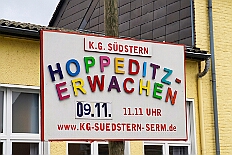 02 Hopped KG Suedsterm 2025-11-0 01  2 Mal Heimspiel  - Sonntagmorgen 9. November, Biwak der KG Alle Mann an Bord - die »Blauen Jungs« 1955 e.V., der „Heimathafen“ für unsere Christin und indirekt auch für se. des. Tollität. Ein Geschenk gab es auch, eine „Pömpel“ aus Marzipan. Danach dann zum Hoppditzerwachen der KG Südstern. Die Heimatgesellschaft in Serm von Pia und Toni. : DVPJ, Toni I, Jules I., Prinz Karneval, Prinz, Prinzessin Aileen I., Hofmarschälle, Page, Pagen, Paginnen, HDK, Duisburg, Karneval, Helau, Tollität, Event, Session 2025, Session 2025, HDK Duisburg, Hauptausschuss, Hauptausschuss Karneval Duisburg, Duisburg ist echt