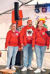 01 Hopped Stadtgad 2025-11-11 01  Elfter im Elften - Pünktlich um 11.11 Uhr startete die Stadtgarde mit uns auf dem Gelände des Polizeisportvereins in Duissern in die Session 25/26.  Später waren wir dann noch auf der anderen Rheinseite in Moers beim Hoppeditzerwachen der KG Humorica 69 e.V. : DVPJ, Toni I, Jules I., Prinz Karneval, Prinz, Prinzessin Aileen I., Hofmarschälle, Page, Pagen, Paginnen, HDK, Duisburg, Karneval, Helau, Tollität, Event, Session 2025, Session 2025, HDK Duisburg, Hauptausschuss, Hauptausschuss Karneval Duisburg, Duisburg ist echt