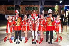 Ornat Shooting 2026-01-08 15  Shooting im Ornat - Die Spannung auf unsere Session steigt. Hier ein paar Impressionen vom Shooting mit unserer Steffi. Wir waren außer im Studio auch in der schauinsland Reisen Arena, dem WYNDHAM Hotel Duisburger Hof und dem Coupe 1900 im Duisburger Süden. : DVPJ, Toni I, Jules I., Prinz Karneval, Prinz, Prinzessin Aileen I., Hofmarschälle, Page, Pagen, Paginnen, HDK, Duisburg, Karneval, Helau, Tollität, Event, Session 2025, Session 2025, HDK Duisburg, Hauptausschuss, Hauptausschuss Karneval Duisburg, Duisburg ist echt