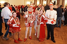 EinzugHofburg 2026-01-09 54  Unser Einzug in die Hofburg - Der Einzug des Prinzen mit seiner Crew in die Hofburg gehört schon länger zur Tradition im Duisburger Karneval. Einen Tag vor der Kürung bezog die Crew ihre Zimmer im WYNDHAM Hotel Duisburger Hof. Hier residieren  nun alle sieben bis zum Rosenmontag. : DVPJ, Toni I, Jules I., Prinz Karneval, Prinz, Prinzessin Aileen I., Hofmarschälle, Page, Pagen, Paginnen, HDK, Duisburg, Karneval, Helau, Tollität, Event, Session 2025, Session 2025, HDK Duisburg, Hauptausschuss, Hauptausschuss Karneval Duisburg, Duisburg ist echt