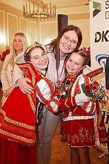 EinzugHofburg 2026-01-09 57  Unser Einzug in die Hofburg - Der Einzug des Prinzen mit seiner Crew in die Hofburg gehört schon länger zur Tradition im Duisburger Karneval. Einen Tag vor der Kürung bezog die Crew ihre Zimmer im WYNDHAM Hotel Duisburger Hof. Hier residieren  nun alle sieben bis zum Rosenmontag. : DVPJ, Toni I, Jules I., Prinz Karneval, Prinz, Prinzessin Aileen I., Hofmarschälle, Page, Pagen, Paginnen, HDK, Duisburg, Karneval, Helau, Tollität, Event, Session 2025, Session 2025, HDK Duisburg, Hauptausschuss, Hauptausschuss Karneval Duisburg, Duisburg ist echt