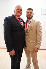 Kuerung Toni I 2026-01-10 121  Endlich Karnevalsprinz: Toni I. -  Am Samstag 10. Januar 2026 war es endlich soweit. Kürung se. Tollität Prinz Toni I., im Rahmen eines hochklassigen Galaabends in der ausverkauften Mercatorhalle in Duisburg. Ein stimmungsvoller Abend mit Show, Musik und Tanz. Vorab präsentierte sich die Prinzencrew 2026 im WYNDHAM Hotel Duisburger Hof der Leibgarde se. Tollität, die Prinzengarde der Stadt Duisburg. : DVPJ, Toni I, Jules I., Prinz Karneval, Prinz, Prinzessin Aileen I., Hofmarschälle, Page, Pagen, Paginnen, HDK, Duisburg, Karneval, Helau, Tollität, Event, Session 2025, Session 2025, HDK Duisburg, Hauptausschuss, Hauptausschuss Karneval Duisburg, Duisburg ist echt