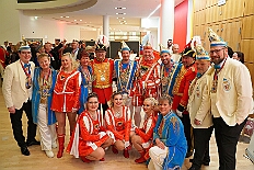 Kuerung Toni I 2026-01-10 140  Endlich Karnevalsprinz: Toni I. -  Am Samstag 10. Januar 2026 war es endlich soweit. Kürung se. Tollität Prinz Toni I., im Rahmen eines hochklassigen Galaabends in der ausverkauften Mercatorhalle in Duisburg. Ein stimmungsvoller Abend mit Show, Musik und Tanz. Vorab präsentierte sich die Prinzencrew 2026 im WYNDHAM Hotel Duisburger Hof der Leibgarde se. Tollität, die Prinzengarde der Stadt Duisburg. : DVPJ, Toni I, Jules I., Prinz Karneval, Prinz, Prinzessin Aileen I., Hofmarschälle, Page, Pagen, Paginnen, HDK, Duisburg, Karneval, Helau, Tollität, Event, Session 2025, Session 2025, HDK Duisburg, Hauptausschuss, Hauptausschuss Karneval Duisburg, Duisburg ist echt