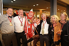 Kuerung Toni I 2026-01-10 154  Endlich Karnevalsprinz: Toni I. -  Am Samstag 10. Januar 2026 war es endlich soweit. Kürung se. Tollität Prinz Toni I., im Rahmen eines hochklassigen Galaabends in der ausverkauften Mercatorhalle in Duisburg. Ein stimmungsvoller Abend mit Show, Musik und Tanz. Vorab präsentierte sich die Prinzencrew 2026 im WYNDHAM Hotel Duisburger Hof der Leibgarde se. Tollität, die Prinzengarde der Stadt Duisburg. : DVPJ, Toni I, Jules I., Prinz Karneval, Prinz, Prinzessin Aileen I., Hofmarschälle, Page, Pagen, Paginnen, HDK, Duisburg, Karneval, Helau, Tollität, Event, Session 2025, Session 2025, HDK Duisburg, Hauptausschuss, Hauptausschuss Karneval Duisburg, Duisburg ist echt