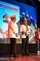 PrinzEmpf 2026- 01-11 042  Prinzenempfang 2026 - Seine Tollität Prinz Toni I. und seine Crew empfangen im Steinhof in Huckingen Sponsoren, den HDK-Förderkreis, Familie und Freunde. Zu Ihnen zählen auch Bastian I. und Steffen I., das Prinzenpaar der KGK aus Moers. Ihnen Allen wird ein lockeres Rahmenprogramm, gestaltet von Duisburger Garde- und Showtanzgruppen und natürlich beider Prinzencrews, geboten. : DVPJ, Toni I, Jules I., Prinz Karneval, Prinz, Prinzessin Aileen I., Hofmarschälle, Page, Pagen, Paginnen, HDK, Duisburg, Karneval, Helau, Tollität, Event, Session 2025, Session 2025, HDK Duisburg, Hauptausschuss, Hauptausschuss Karneval Duisburg, Duisburg ist echt