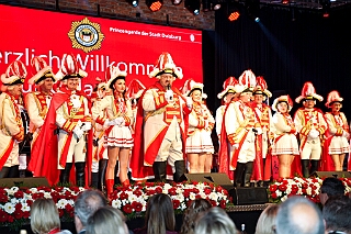 GalasitzPrinzgrd 2026-01-13 01  Galasitzung der Prinzengarde - Am Dienstag Abend war die Galasitzung für uns Programm. Eine Sitzung mit besonderem Dresscode. Neben den vielen Kölnern Programmpunkten haben wir unsere Stadt Duisburg, wie Toni I. sie auch in seinen Lieder als „sein Duisburg“ vorträgt, prächtig verkauft. Ein glanzvoller Abend. : DVPJ, Toni I, Jules I., Prinz Karneval, Prinz, Prinzessin Aileen I., Hofmarschälle, Page, Pagen, Paginnen, HDK, Duisburg, Karneval, Helau, Tollität, Event, Session 2025, Session 2025, HDK Duisburg, Hauptausschuss, Hauptausschuss Karneval Duisburg, Duisburg ist echt