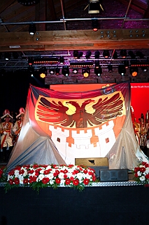 GalasitzPrinzgrd 2026-01-13 17  Galasitzung der Prinzengarde - Am Dienstag Abend war die Galasitzung für uns Programm. Eine Sitzung mit besonderem Dresscode. Neben den vielen Kölnern Programmpunkten haben wir unsere Stadt Duisburg, wie Toni I. sie auch in seinen Lieder als „sein Duisburg“ vorträgt, prächtig verkauft. Ein glanzvoller Abend. : DVPJ, Toni I, Jules I., Prinz Karneval, Prinz, Prinzessin Aileen I., Hofmarschälle, Page, Pagen, Paginnen, HDK, Duisburg, Karneval, Helau, Tollität, Event, Session 2025, Session 2025, HDK Duisburg, Hauptausschuss, Hauptausschuss Karneval Duisburg, Duisburg ist echt