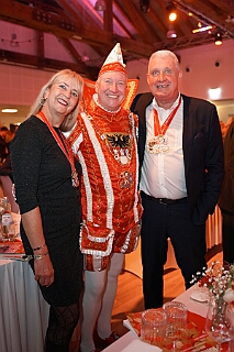 GalasitzPrinzgrd 2026-01-13 24  Galasitzung der Prinzengarde - Am Dienstag Abend war die Galasitzung für uns Programm. Eine Sitzung mit besonderem Dresscode. Neben den vielen Kölnern Programmpunkten haben wir unsere Stadt Duisburg, wie Toni I. sie auch in seinen Lieder als „sein Duisburg“ vorträgt, prächtig verkauft. Ein glanzvoller Abend. : DVPJ, Toni I, Jules I., Prinz Karneval, Prinz, Prinzessin Aileen I., Hofmarschälle, Page, Pagen, Paginnen, HDK, Duisburg, Karneval, Helau, Tollität, Event, Session 2025, Session 2025, HDK Duisburg, Hauptausschuss, Hauptausschuss Karneval Duisburg, Duisburg ist echt