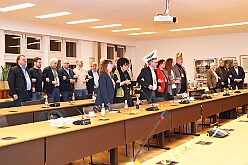 02 CDU Rathaus 2026-01-14 09  In der Kinderklinik und im Rathaus - Am Mittwoch 14. Januar besuchten wir die Kinderintensivstation in der Helios St. Johannes Klinik Duisburg. Das sorgte für ein wenig Freude und Abwechslung im Klinikalltag. Abend stand dann der Besuch der CDU Ratsfraktion im Rathaus am Burgplatz auf dem Programm. : DVPJ, Toni I, Jules I., Prinz Karneval, Prinz, Prinzessin Aileen I., Hofmarschälle, Page, Pagen, Paginnen, HDK, Duisburg, Karneval, Helau, Tollität, Event, Session 2025, Session 2025, HDK Duisburg, Hauptausschuss, Hauptausschuss Karneval Duisburg, Duisburg ist echt