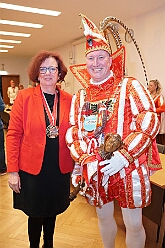 02 CDU Rathaus 2026-01-14 13  In der Kinderklinik und im Rathaus - Am Mittwoch 14. Januar besuchten wir die Kinderintensivstation in der Helios St. Johannes Klinik Duisburg. Das sorgte für ein wenig Freude und Abwechslung im Klinikalltag. Abend stand dann der Besuch der CDU Ratsfraktion im Rathaus am Burgplatz auf dem Programm. : DVPJ, Toni I, Jules I., Prinz Karneval, Prinz, Prinzessin Aileen I., Hofmarschälle, Page, Pagen, Paginnen, HDK, Duisburg, Karneval, Helau, Tollität, Event, Session 2025, Session 2025, HDK Duisburg, Hauptausschuss, Hauptausschuss Karneval Duisburg, Duisburg ist echt
