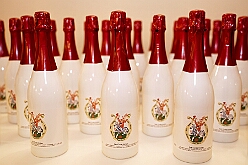 Sponsorenempfang 2026-01-15 02  Sponsorenabend - Sechs Tage nach seiner Kürung zum Prinz Toni I. hatte er nicht nur seine, sondern des gesamten Duisburger Karnevals, Unterstützerinnen und Unterstützer, zu einem Empfang in das WYNDHAM Hotel Duisburger Hof eingeladen. : DVPJ, Toni I, Jules I., Prinz Karneval, Prinz, Prinzessin Aileen I., Hofmarschälle, Page, Pagen, Paginnen, HDK, Duisburg, Karneval, Helau, Tollität, Event, Session 2025, Session 2025, HDK Duisburg, Hauptausschuss, Hauptausschuss Karneval Duisburg, Duisburg ist echt